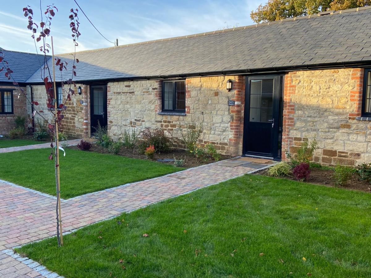 Potcote Farm Stables Accommodation Fudges Stable Towcester Exterior photo